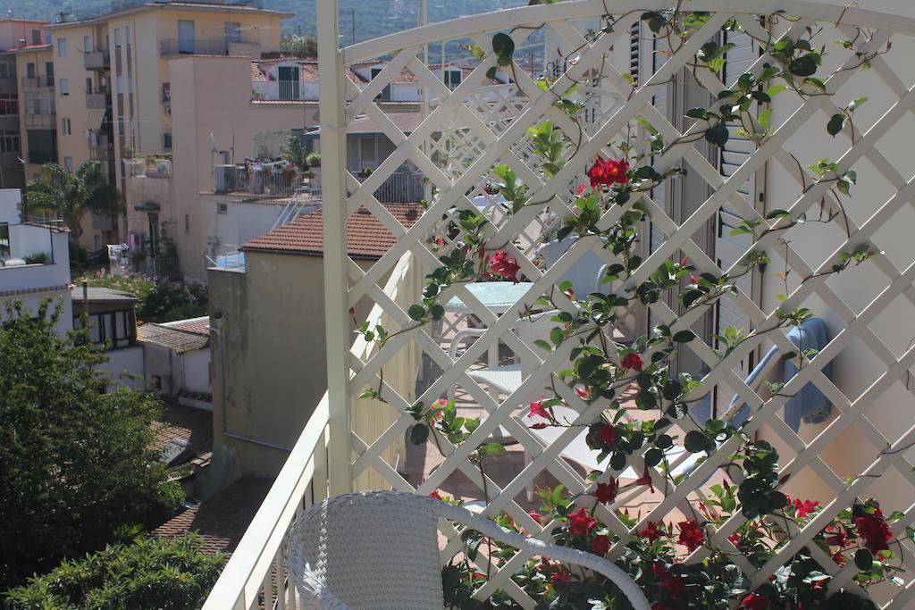 B&B Il Giglio Bianco ซอร์เรนโต ห้อง รูปภาพ